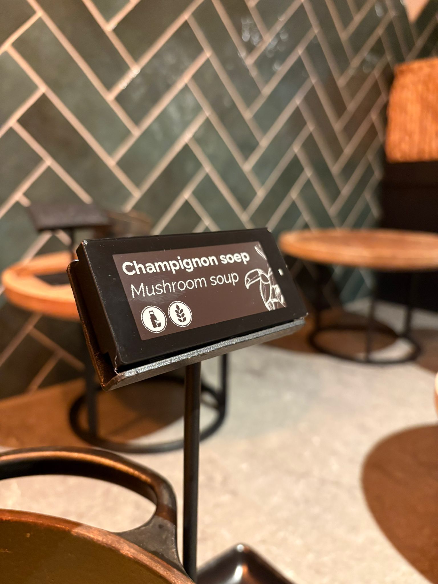 Van der Valk buffet met e-labels